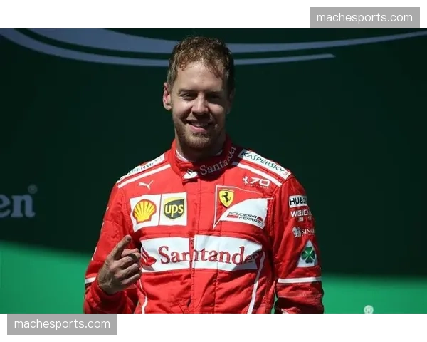 经典战役回顾:2012年巴西站,维特尔的绝地反击与第三冠 经典战役回顾:2012年巴西站,维特尔的绝地反击与第三冠